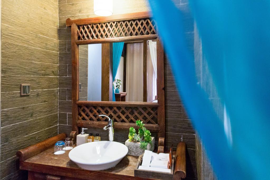 Lijiang Yuntian Palace Hotel エクステリア 写真