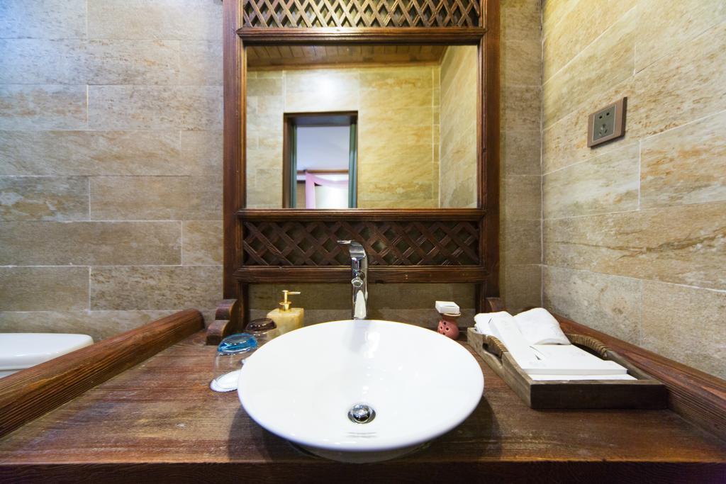 Lijiang Yuntian Palace Hotel エクステリア 写真